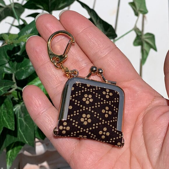 Accessories - 🐶 FLASH SALE Charm Keychain Purse NWOT